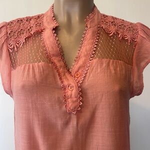 MISS DAISY  Vintage Elegant  V-Neck Coral Lace Accent size Large Women's Top